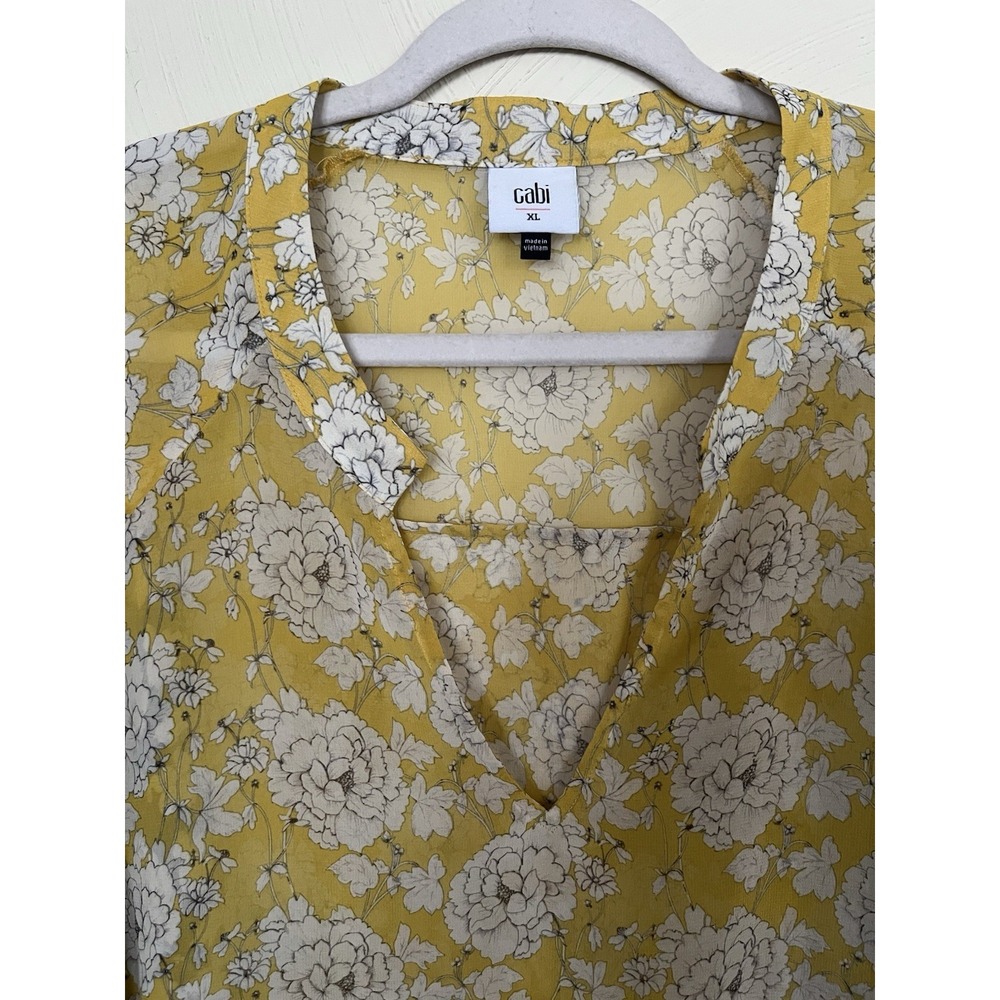CAbi Size XL Amelia Gather Yellow Gray Floral Spring Blouse Top - Picture 2 of 10